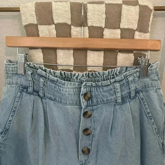 AMERICAN EAGLE CHAMBRAY BOTTOMS SIZE LARGE - Picture 2 of 6